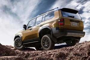 Launch of the Toyota Land Cruiser Prado Hybrid: A New Era of Efficiency - image 8