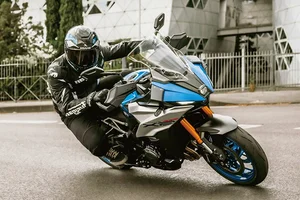 Suzuki GSX-S1000GX 2025 Debuts: Power, Performance, and Pricing Details - image 5