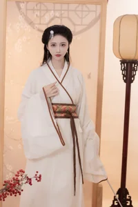 YiTuYu Art Language Vol.5924: Elegant Portrait Photography Featuring Qi Luo Sheng De Xiao Su Su - image 0