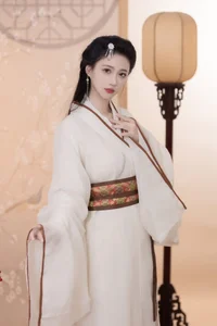 YiTuYu Art Language Vol.5924: Elegant Portrait Photography Featuring Qi Luo Sheng De Xiao Su Su - image 11