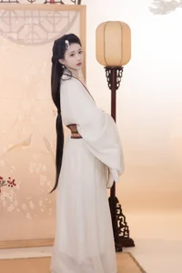 YiTuYu Art Language Vol.5924: Elegant Portrait Photography Featuring Qi Luo Sheng De Xiao Su Su - image 9