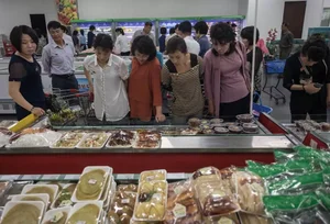 Rare Photos Revealing Everyday Life in Pyongyang, North Korea - image 11