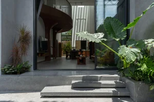Vesp House: A Vintage Vespa-Inspired Home with Open-Concept Family Spaces - image 8