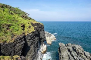 Discover Ban Than Reef: The Ultimate Sunrise Camping Destination in Quang Nam - image 2