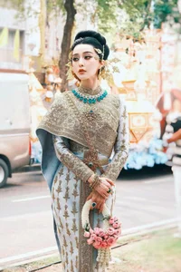 Fan Bingbing Radiates Elegance at the Songkran Water Festival Celebration - image 6
