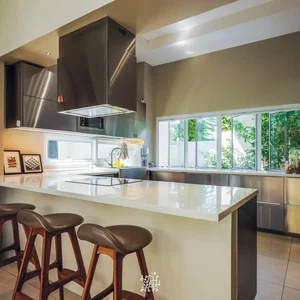 Turning a 40-Year-Old House into a Lush Green Home Office for a Multigenerational Family - image 5