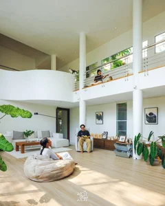 Turning a 40-Year-Old House into a Lush Green Home Office for a Multigenerational Family - image 7