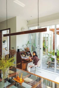 Turning a 40-Year-Old House into a Lush Green Home Office for a Multigenerational Family - image 4