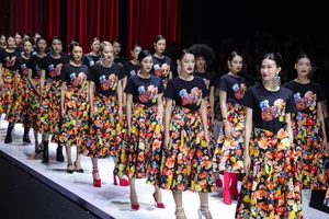 Thanh Hang and Kha Ngan Command the Red Carpet with Iconic Fashion - image 3