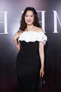 Thanh Hang and Kha Ngan Command the Red Carpet with Iconic Fashion - image 4