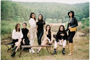 Stunning Group of Vietnamese Beauty Queens and Runners Up - image 2