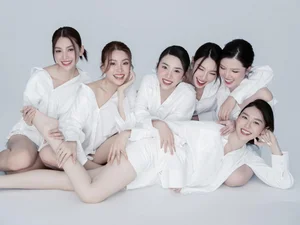 Stunning Group of Vietnamese Beauty Queens and Runners Up - image 3