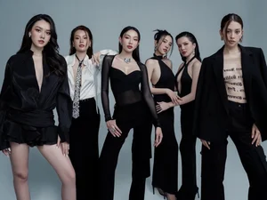 Stunning Group of Vietnamese Beauty Queens and Runners Up - image 1