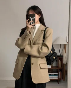 5 Elegant and Flattering Coat Styles to Wear This Tet Holiday - image 10