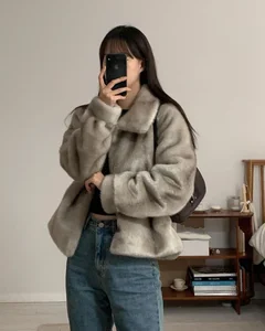 5 Elegant and Flattering Coat Styles to Wear This Tet Holiday - image 2