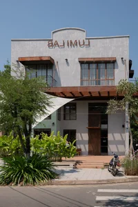 Lumi Lab Coffee Da Nang: A Minimalist Masterpiece of Light and Emotional Architecture - image 10