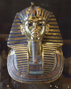 A Glimpse into the Dazzling Treasures of Tutankhamun’s Tomb - image 1