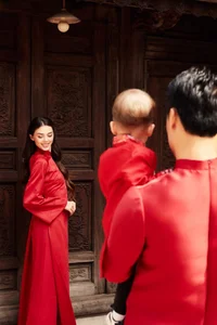 Dianka Zakhidova and Bui Tien Dung Wear Ao Dai for Tet Photoshoot - image 10