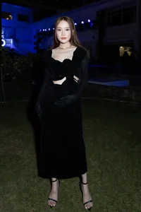 Nha Phuong Radiates Elegance at Seven Months Pregnant Alongside Stunning Stars - image 6
