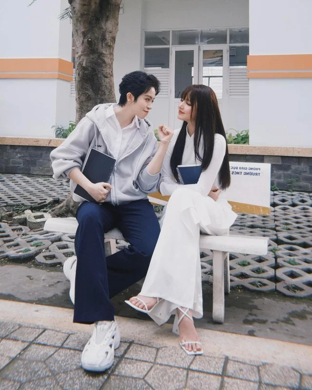 Sweet Moments: Xoai Non Shares Romantic Photos with Gil Le