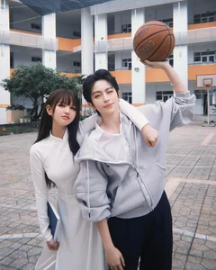Sweet Moments: Xoai Non Shares Romantic Photos with Gil Le - image 1