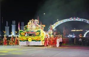 Traditional Sounds of the Ancestors: Viet Tri Street Festival Celebrations - image 6