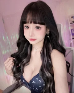 Viral Wedding Guest: Stunning Girl in Deep-Cut Dress Steals the Spotlight with Dance - image 8
