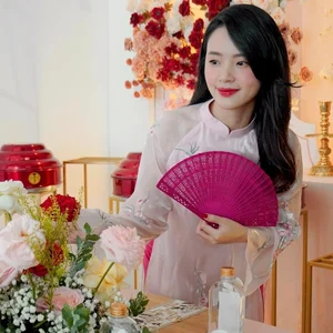 Midu Gifts Two Land Titles to Her Younger Brother for His Wedding - image 1