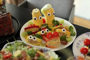 Hanoi Mom Spends Millions on Professional Halloween Decor for Home Party - image 3