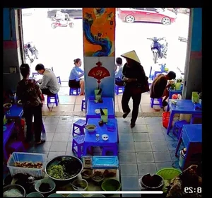A Heartwarming Act of Kindness: Deaf-Mute Grandmother and the Noodle Shop Gesture - image 1