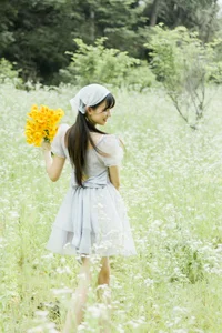 YiTuYu Art Language Vol 9894 Featuring Model Xiao Fei Wu - image 0