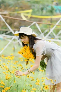 YiTuYu Art Language Vol 9894 Featuring Model Xiao Fei Wu - image 15