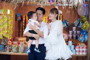 Truong Giang Celebrates Son's First Birthday While Hong Dang Debuts Luxury Car - image 1