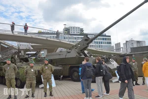 Senior Lieutenant General Pham Hoai Nam Attends IDEB 2026 Defense Exhibition Opening in Slovakia - image 8