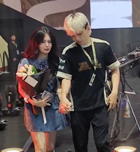 Esports Victory and Romance: Arena of Valor Champion Celebrates With Girlfriend - image 4