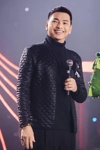 The Timeless Charisma of Actor Quang Minh: Maintaining Style and Vitality Through the Years - image 7