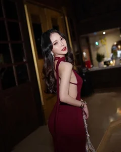Meet the Beautiful Billionaire Thai Influencer Captivating Millions of Young Fans - image 3