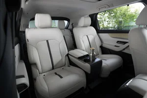 Mazda CX-80 Hybrid SUV: Spacious 3-Row Luxury for Europe - image 1