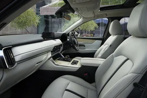 Mazda CX-80 Hybrid SUV: Spacious 3-Row Luxury for Europe - image 23