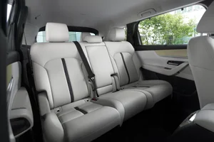 Mazda CX-80 Hybrid SUV: Spacious 3-Row Luxury for Europe - image 11
