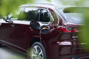 Mazda CX-80 Hybrid SUV: Spacious 3-Row Luxury for Europe - image 27