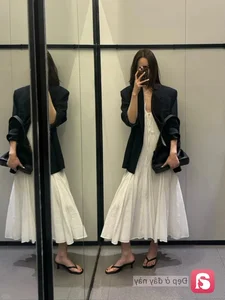 Mastering Quiet Luxury: 10 Minimalist Outfits for a Sophisticated and Timeless Wardrobe - image 3