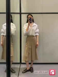 Mastering Quiet Luxury: 10 Minimalist Outfits for a Sophisticated and Timeless Wardrobe - image 0