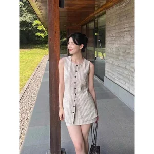 Mastering Quiet Luxury: 10 Minimalist Outfits for a Sophisticated and Timeless Wardrobe - image 1