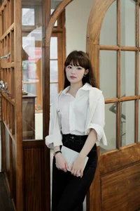 Mastering Quiet Luxury: 10 Minimalist Outfits for a Sophisticated and Timeless Wardrobe - image 6