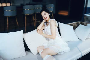 YiTuYu Art Language Vol.10471 Featuring Yi Ming: A Stunning 14-Page Photography Gallery - image 0