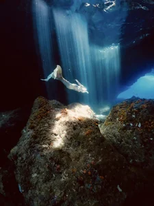 Ethereal Underwater Beauty: A Bride’s Unique Scuba Diving Photoshoot - image 7