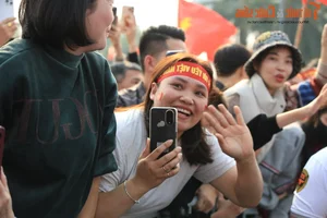 Vietnam National Football Team Returns Home with ASEAN Cup Trophy - image 3