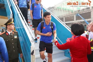 Vietnam National Football Team Returns Home with ASEAN Cup Trophy - image 11
