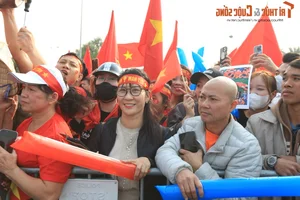 Vietnam National Football Team Returns Home with ASEAN Cup Trophy - image 13